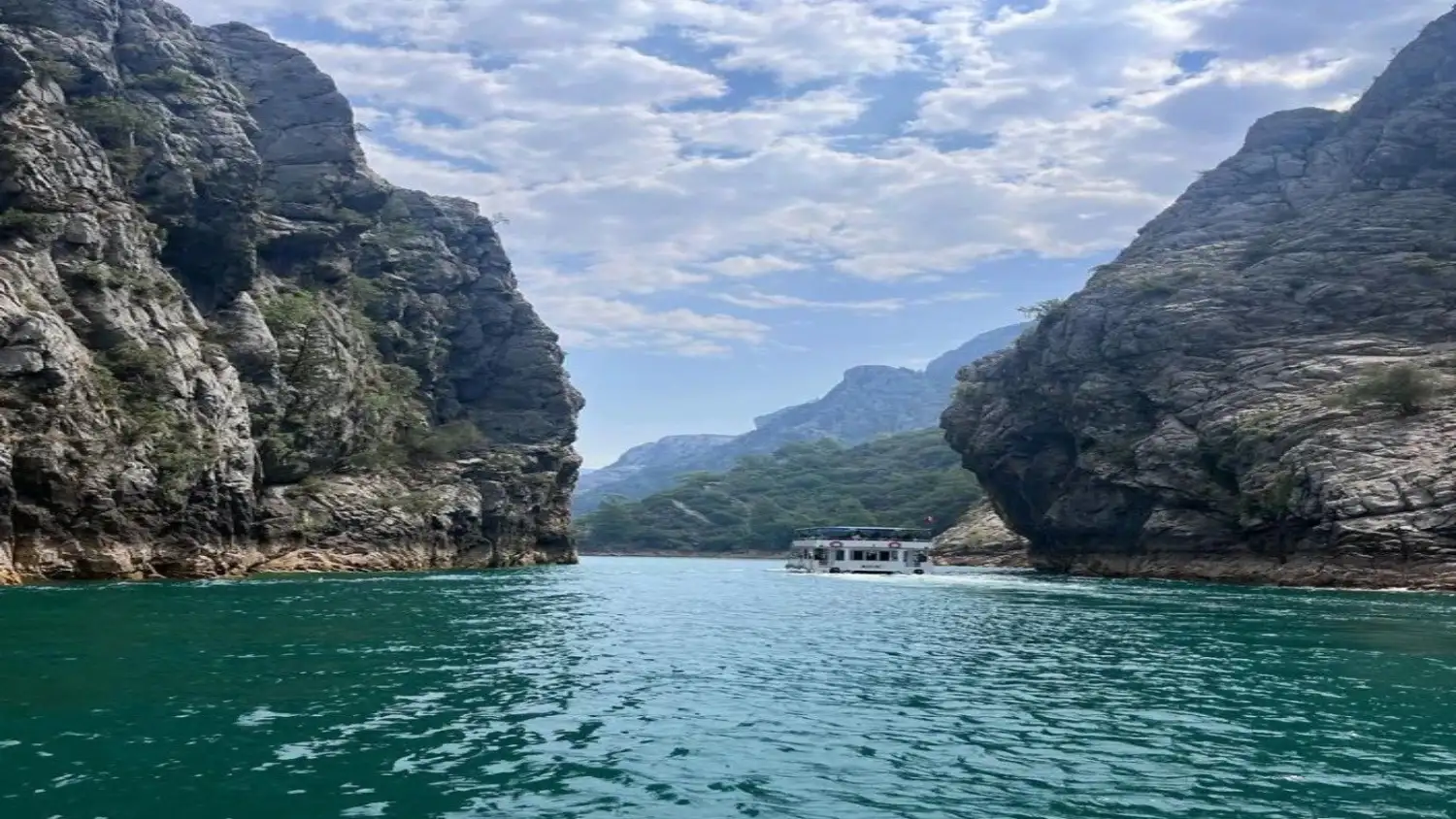LİON SAFARİ AND GREEN CANYON BOAT TOUR 